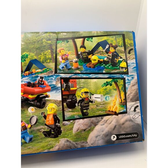 Lego City 4x4 Fire Truck With Rescue Boat 60412 301 Pieces - Picture 3 of 6